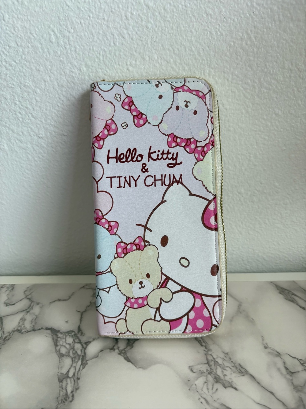 Hello Kitty Pink and White Zip Wallet